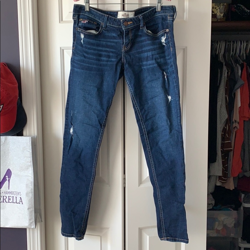 Hollister Distressed jeans 11R